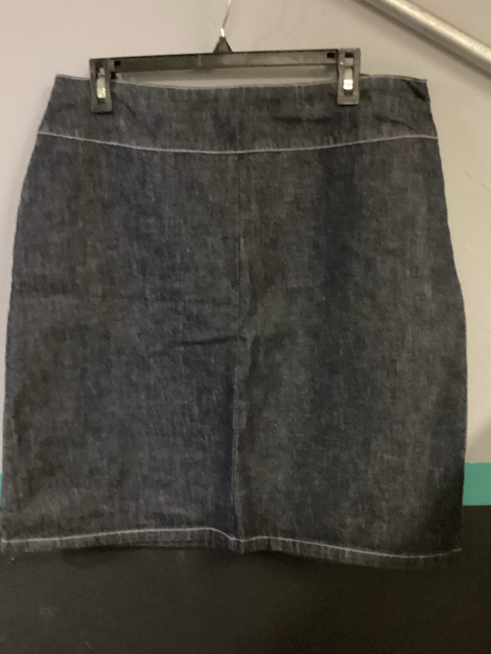 Old Navy Dark Blue Denim Skirt w/ Back Zipper 21” Length